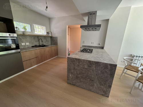 Impecable Casa En Venta A Estrenar , Reciclada A Nuevo, En Excelente Zona Acassuso.