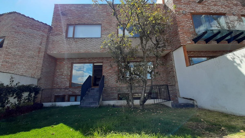 Imagen 13 de 30 de Hermosa Casa Con Jardin Y Roof En Paseo De Las Lomas!