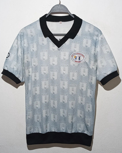Vieja Camiseta Juez De Básquetbol - Ujobb Uruguay Años 90s