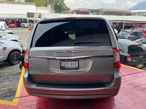 Imagen 5 de 9 de Chrysler Town & Country 3.6 Li At