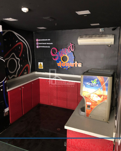 Local Remodelado En El Centro Comercial Vanessa Mall - Charallave.
