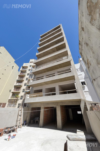 Departamento 3 Ambientes En Parque Chacabuco A La Venta