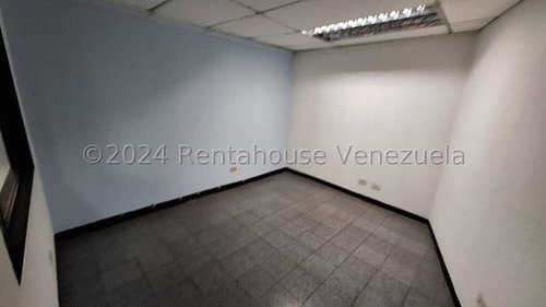 Excelente Oportunidad De Alquilar Una Amplia Oficina En La Urbina, Mls #25-3192