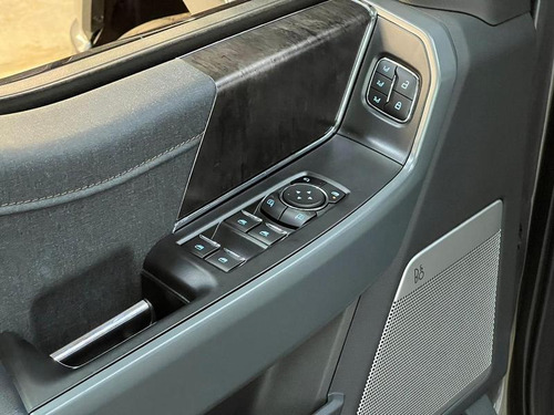 Ford F-150 Lightning 5.4 V-8 2p 2023