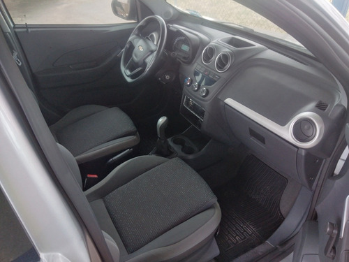Imagen 6 de 7 de Chevrolet Tornado 2019 1.8 Ls Ac Mt