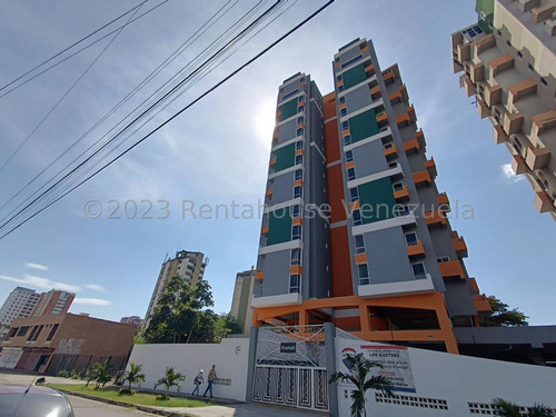 Apartamento En Venta, Zona Centro Maracay 24-13678 @josbertscarvallo.rah