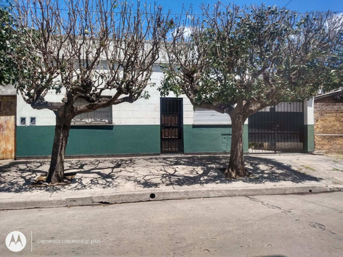 Imagen 2 de 30 de Casa 4 Amb Parque Cochera En Venta En La Tablada