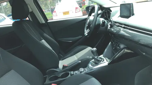 Mazda 2 Touring Sedan 2020