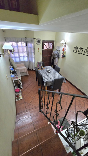 Triplex En Venta 3 Ambientes Con Cochera,isidro Casanova.