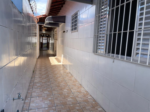 Imagem 13 de 14 de 954 Casa Com Piscina, 2 Quartos, 2 Banheiro, Cozinha,2 Vagas