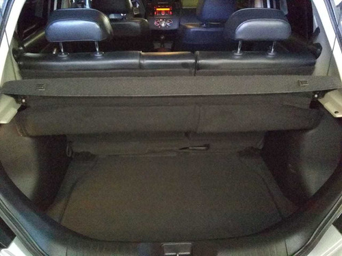 Imagem 9 de 12 de Nissan Tiida 2013 1.8 Sl Flex 5p Manual