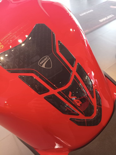 Ducati Streetfighter V4s