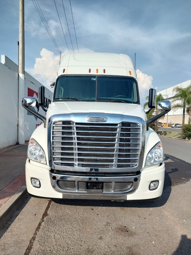 11 Freightliner Cascadia Blanco 2016,camiones,cummins