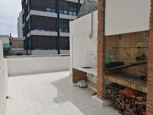 Local Con Vivienda En Calle 24 Punta Del Este- Ref: 1042