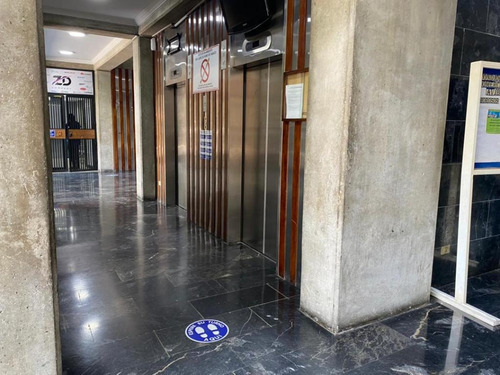 Imagen 2 de 12 de Venta De Bella Oficina Av Bolivar