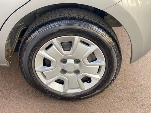 Imagem 2 de 9 de Nissan March 1.0 S 12v Flex 4p Manual