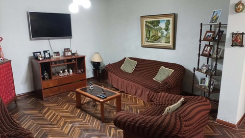 Imagen 3 de 30 de Venta De Casa De 3 Pisos En Urbanización San Roque En Santiago De Surco
