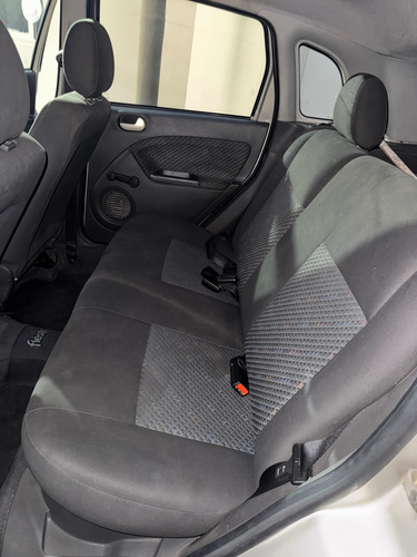 Ford Fiesta 1.6 Ambiente Mp3