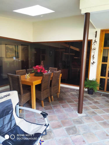 Imagen 10 de 15 de Casa En Venta Country Club Caracas 2000 Mts De Terreno 7 Habitaciones Y 7 Baños 04142592858 04129114864