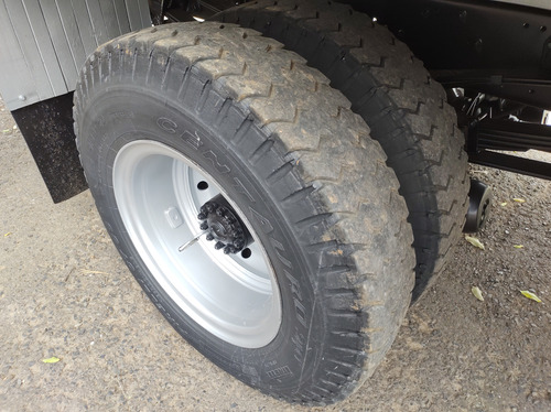 Ford Cargo 1317e 2010 Com Carroceria De 7 Mtrs