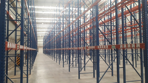 Bodega En Renta Cuautitlán. 1,560 M2. Andenes Y Racks.
