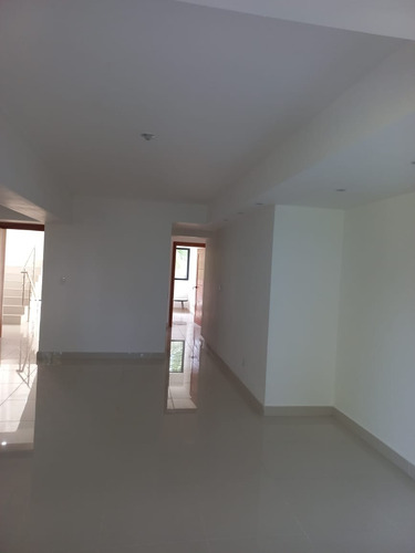 Moderno 3er Piso En Palmas De Alma Rosa , Acceso Rapido Carrertera Mella, San Vicente Y Demas ( Linea Del Metro)