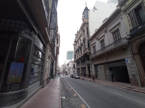 Imagen 2 de 14 de Rincón Casi Plaza Matriz, Mega Local De 10 Mts De Frente, 700 M2 Construídos !!
