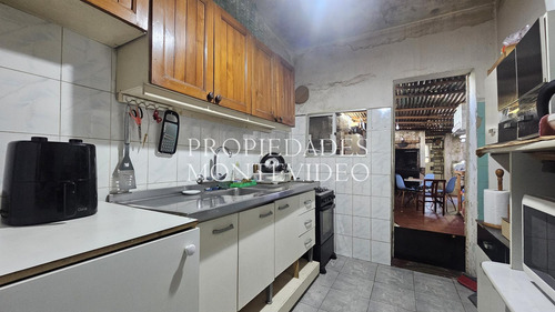 Casa En Venta Con Gran Metraje De Terreno - Carrasco