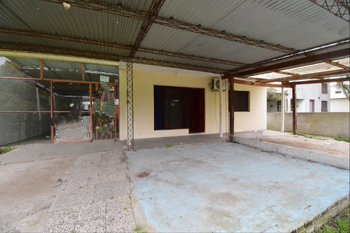 Casa Con Local En Venta En Los Pinos