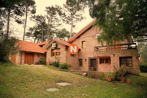 Casa En Venta, Mansa, Punta Del Este, 4 Dormitorios.- Ref: 209613