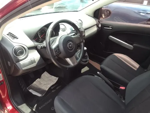 Mazda 2 Hb Mt - 2015