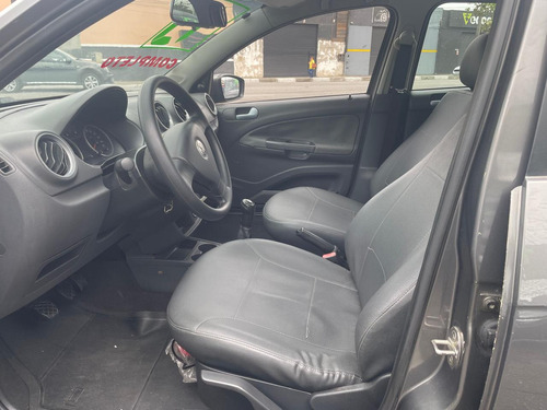 Volkswagen Voyage 1.0 Vht Trend Total Flex 4p