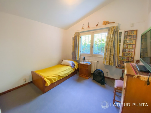 Residencia En Cantegril- Ref: 935