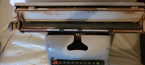 Máquina De Escrever Datilografia Olivetti Modelo Lexikon 80 (Usado)
