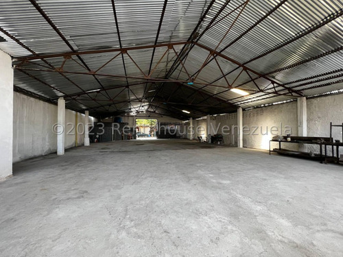 Galpones En Venta En Centro Barquisimeto Lara -- %%m-c-t%% Cod. 24 Guion 6 6 5 9