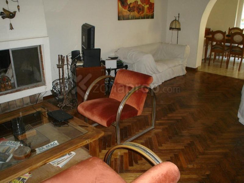 Imagen 2 de 16 de Chalet 200m2, 4 Dormitorios, Jardín, Cochera.