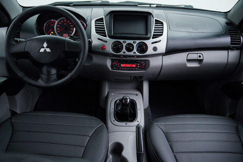 Mitsubishi L200 Triton HLS 2.4 Flex 16V CD Mec.