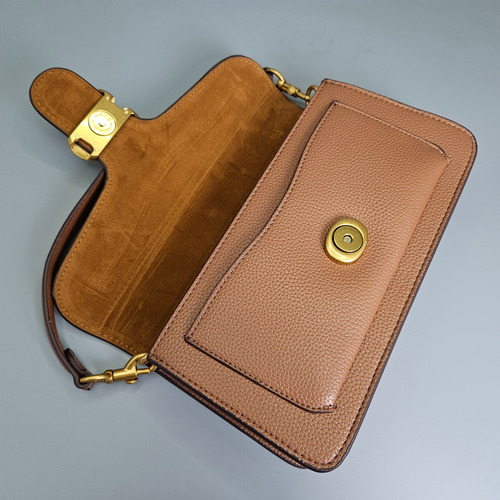 Bolso De Hombro Coach Tabby 26 Elegante Y Atemporal Marrón Lisa Oro Marrón