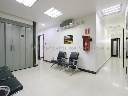 Estefani Salon Vende, Extraordinario Edificio Comercial En Centro Barquisimeto , Lara Mls #25-4020