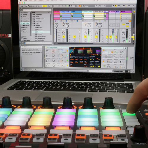 Controlador Usb Midi Akai Professional Apc40mkii Para Mac/pc