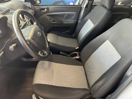 Imagem 7 de 13 de Ford Fiesta 1.6 Se Sedan 16v Flex 4p Manual