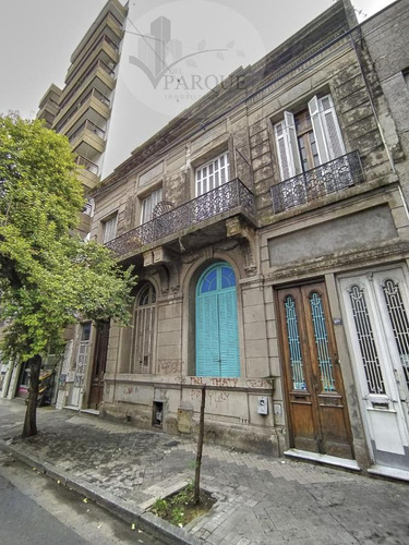 Casa Al Frente. Montevideo 1000 C/fondo Comercio Residencia Estudiantil