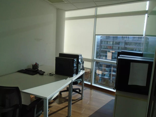 Tranqueras- Las Condes 110 M2 Con 7 Privados Y 3 Baños