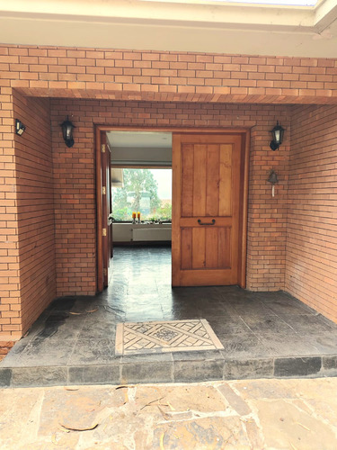 Casa En Agradable Condominio/ Cerro Grande