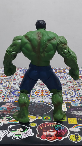 Figura Articulada Increible Hulk De 26 Cm (Usado)