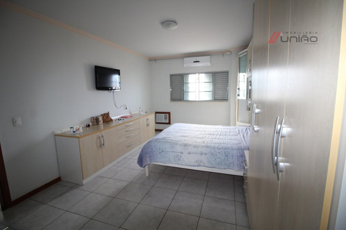 Vende Salão Comercial Com Amplo Apartamento De Sobre Loja - 1650