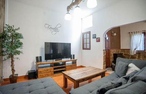 Ph Venta 2 Dormitorios 1 Baño 1 Lavadero 1 Patio Y Parrilla 114 Mts 2 Totales - La Plata