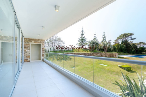Imagen 8 de 29 de Venta Apartamento En Playa Brava A Pasos Del Mar 2 Dormitorios