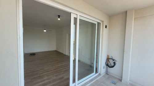 Venta 2 Ambientes Con Balcon En Parque Chacabuco