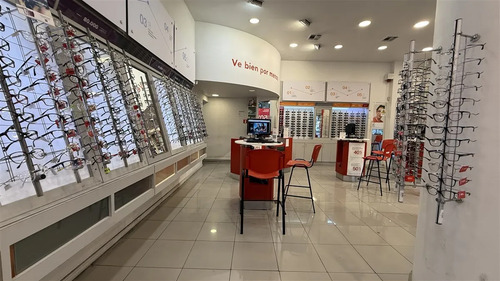 Arriendo Local Comercial, Estratégica Esquina Gran Vitrina